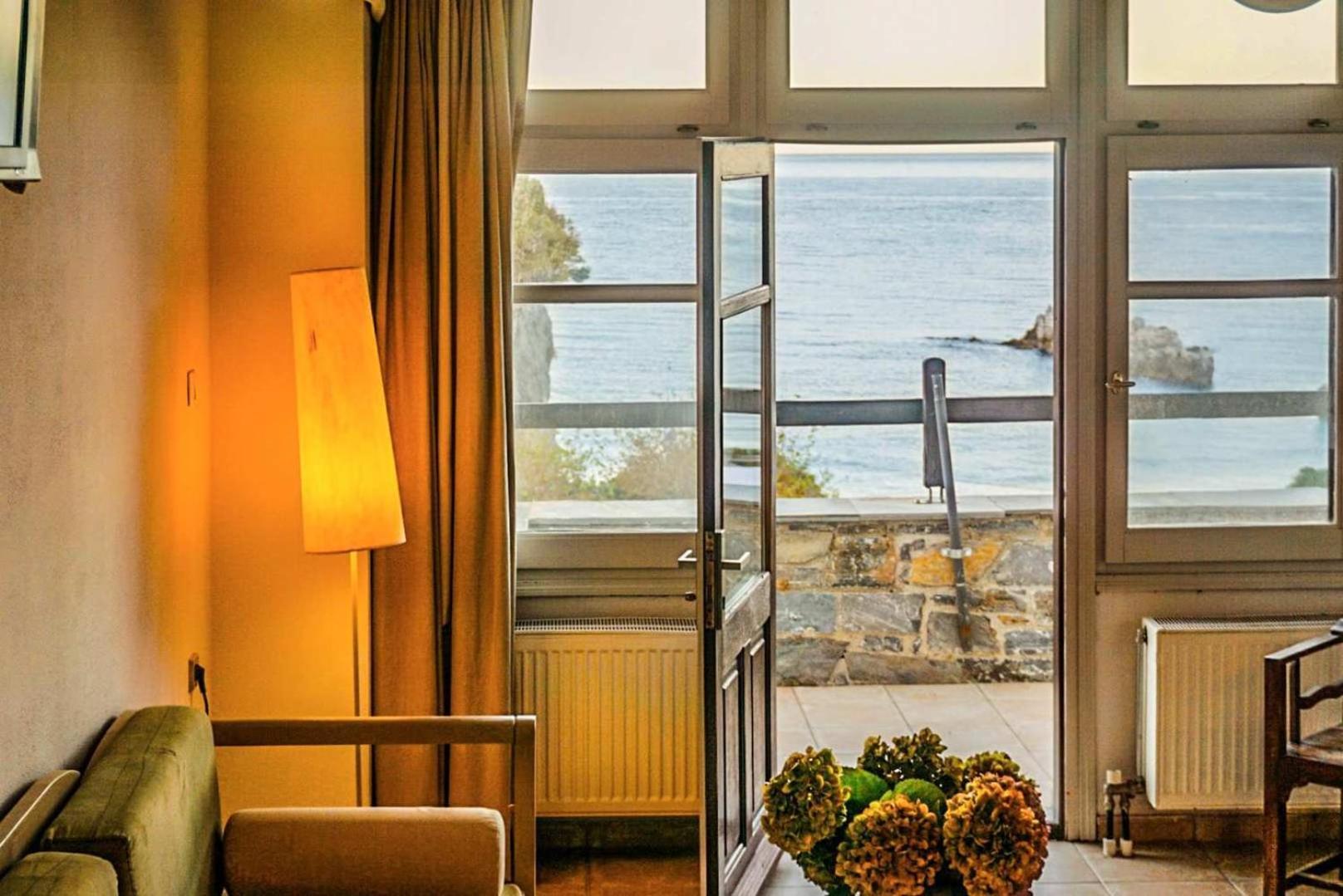Beachfront Pelion Getaways - Palia Damouchari Suites ภายนอก รูปภาพ
